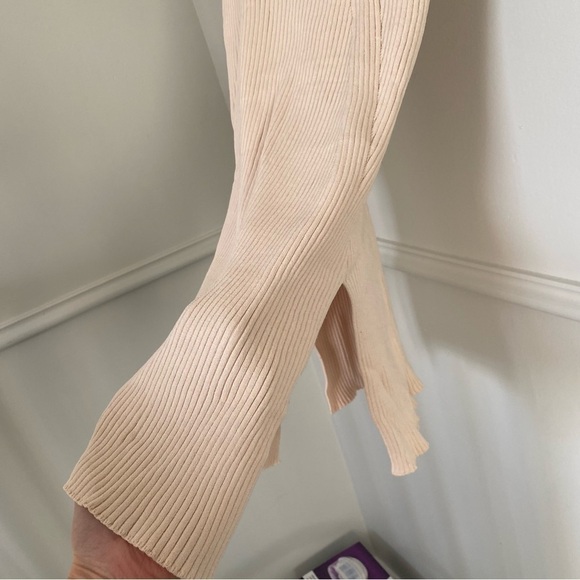 Aritzia Babaton Sculpt Knit V Neck Ribbed Tank Black Sz XS - Picture 5 of 7